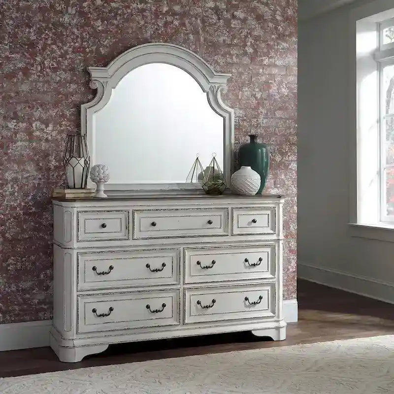 White Tufted Upholstered Queen/King Bed